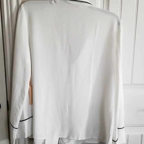 Gibson Latimer Button Down Blouse - Picture 3 of 7